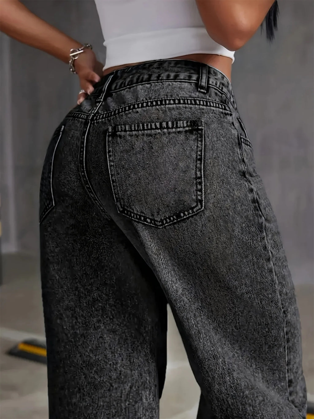 Women's black wide-leg straight jeans