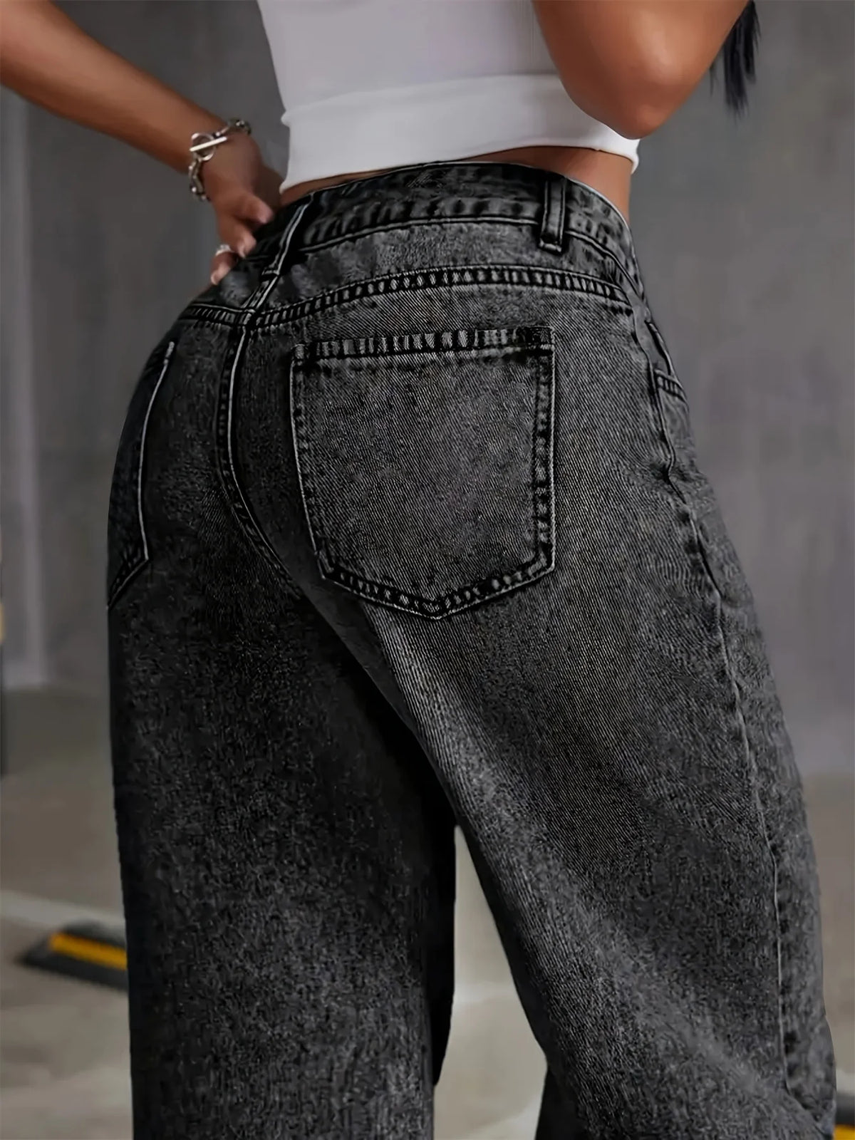 Women's black wide-leg straight jeans