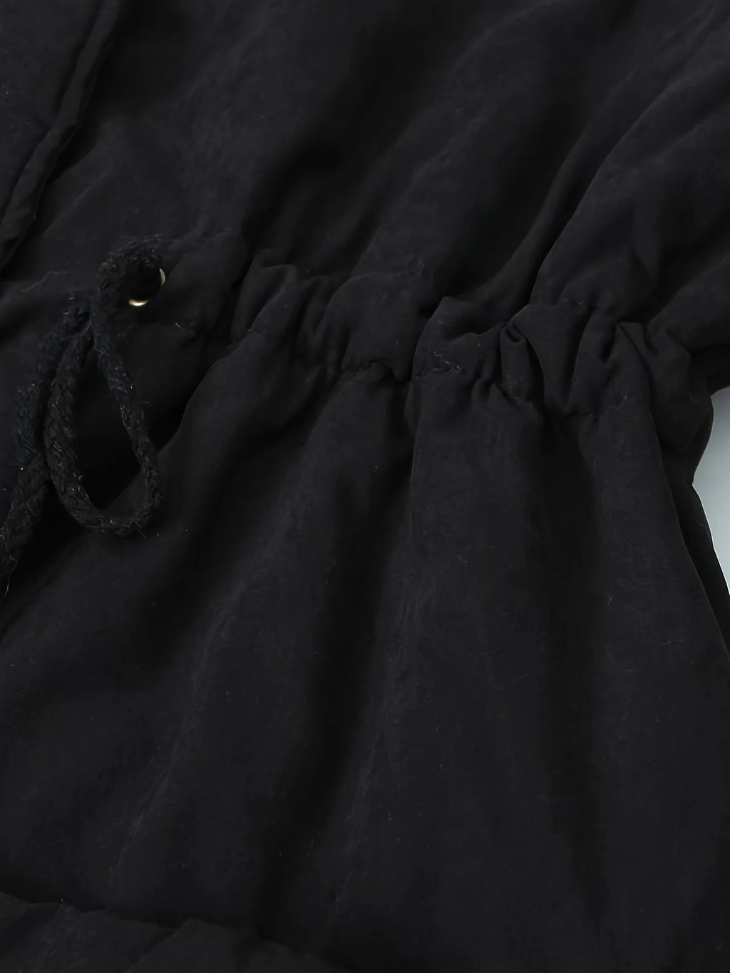 Men's black cosy longline winter parka for everyday cold-weather wear