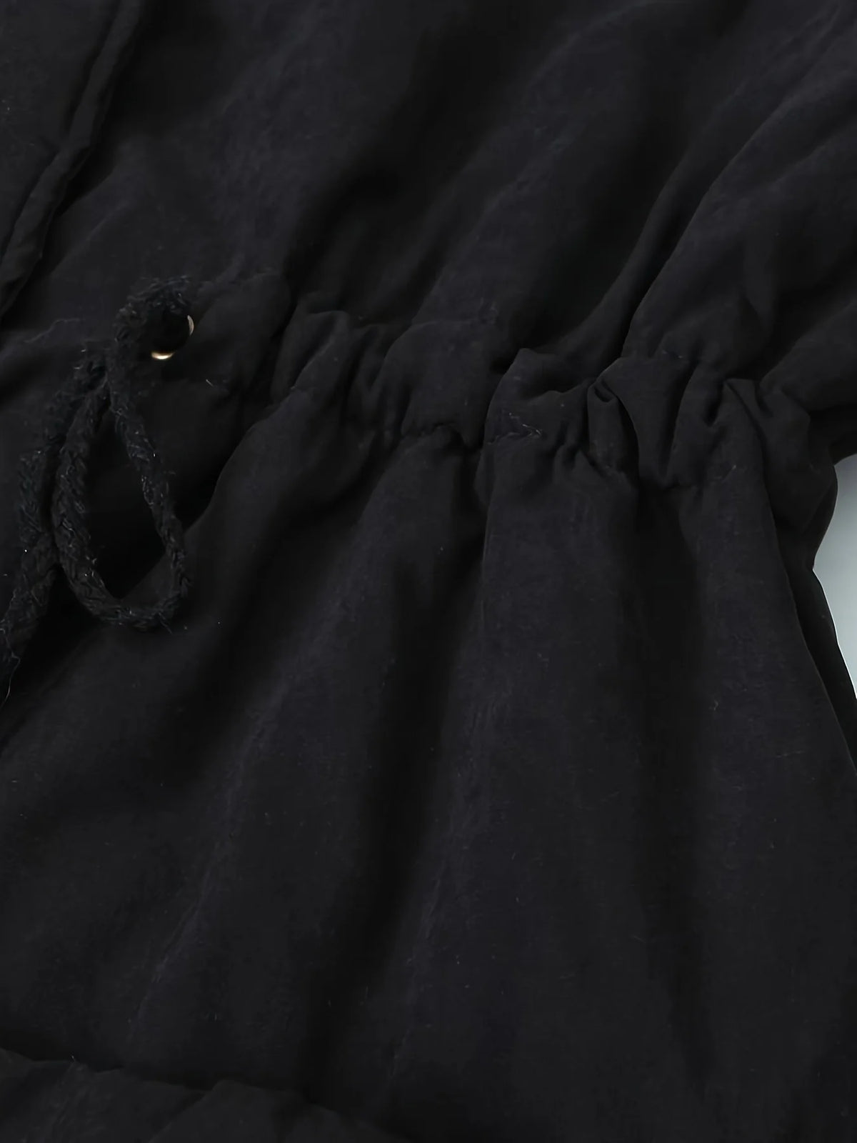 Men's black cosy longline winter parka for everyday cold-weather wear