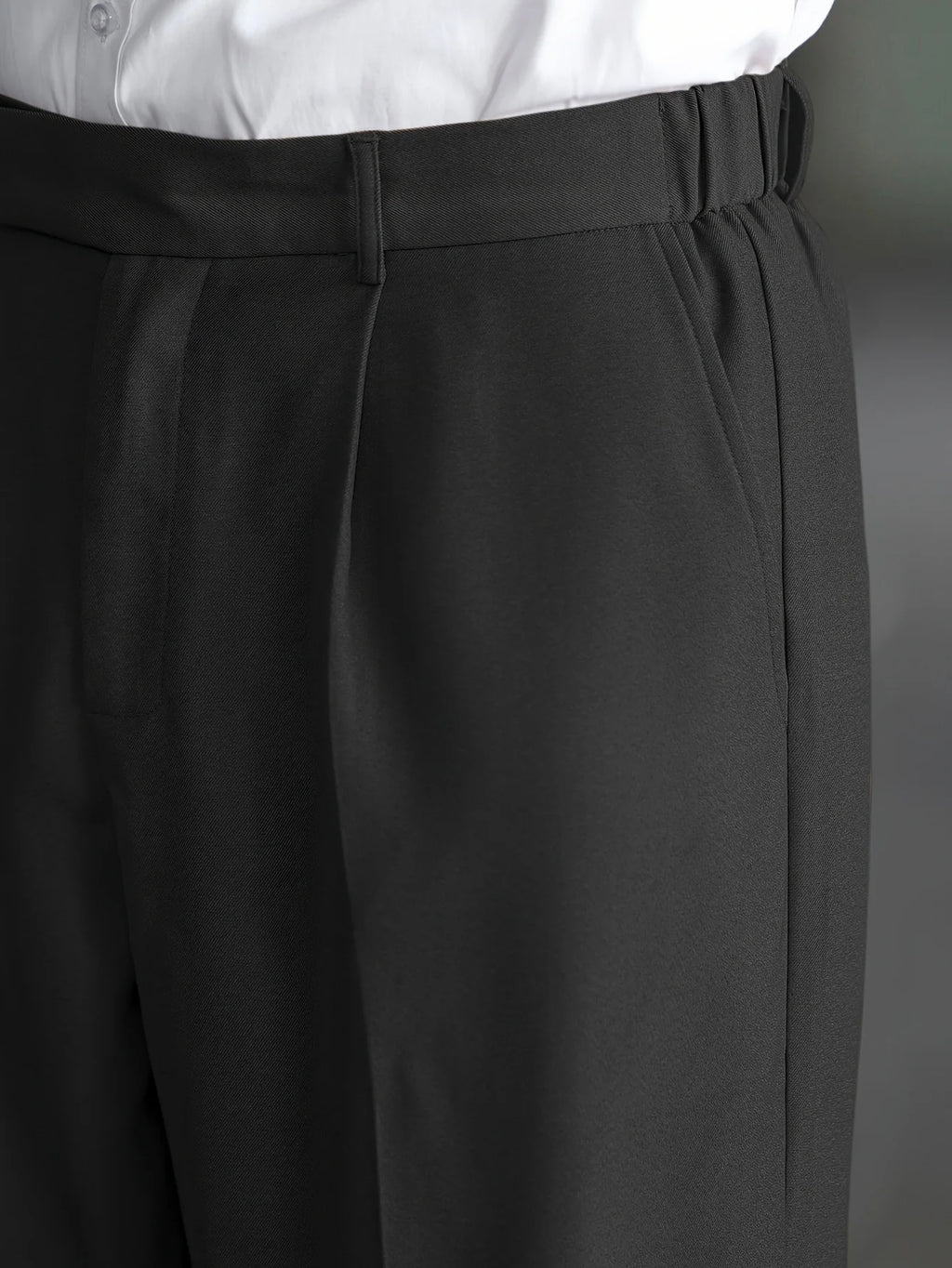 Men's black relaxed wide-leg trousers for autumn and winter layering