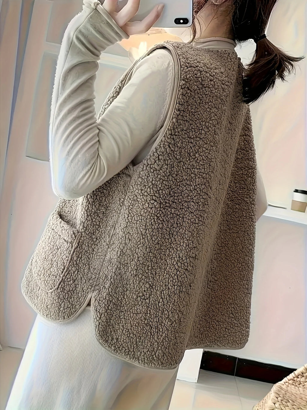 Women's khaki sleeveless textured button-front gilet for the season