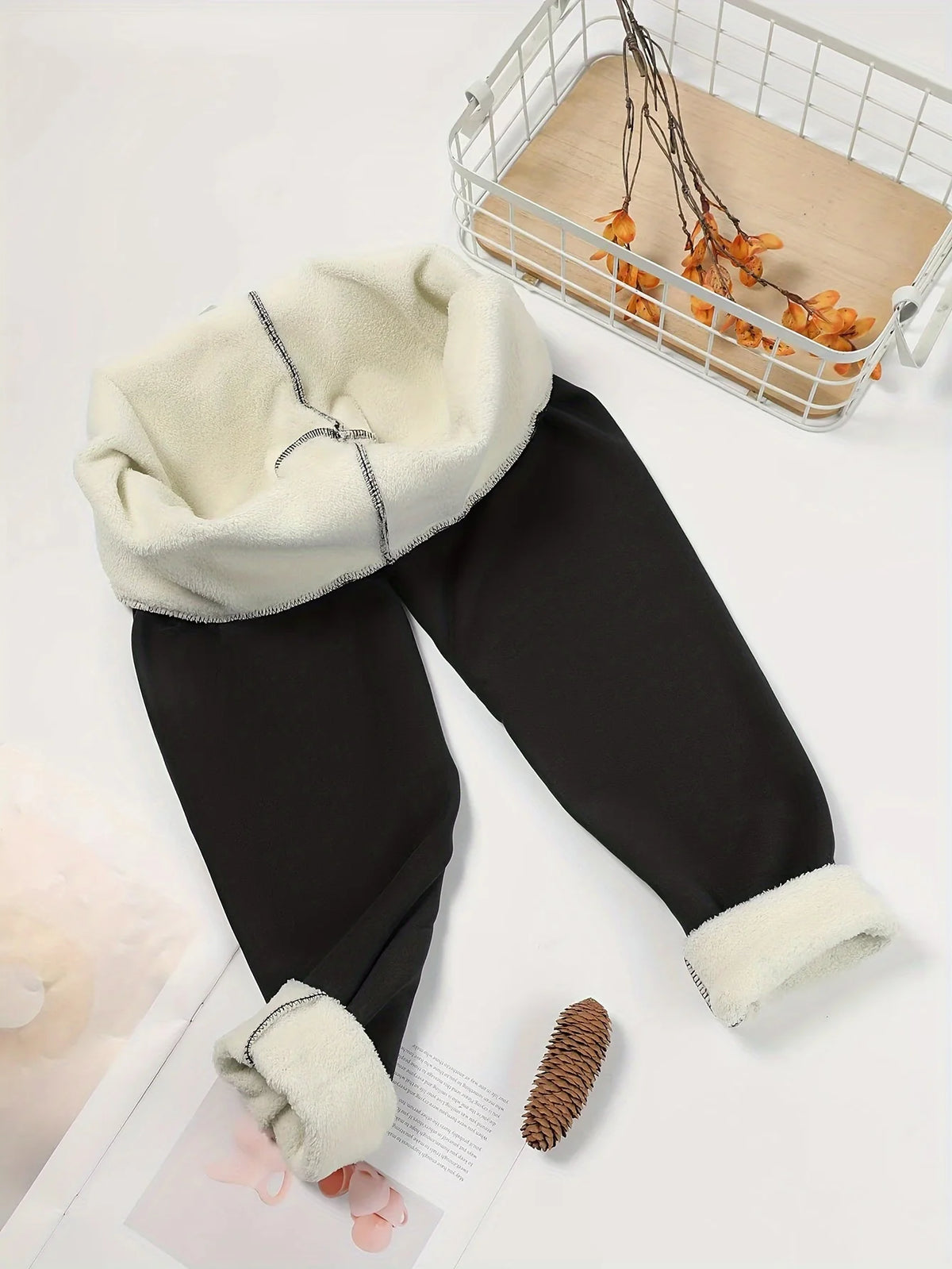 Women's black high-waist fleece-lined leggings in autumn and winter