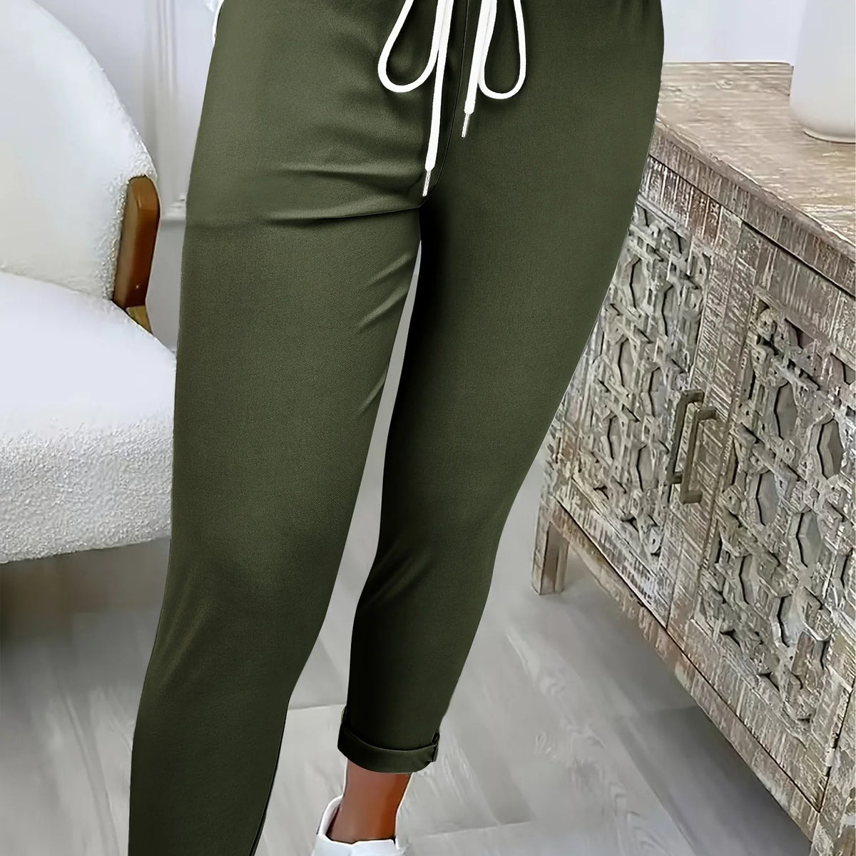 Women's fern green relaxed drawstring trousers for autumn and winter wear
