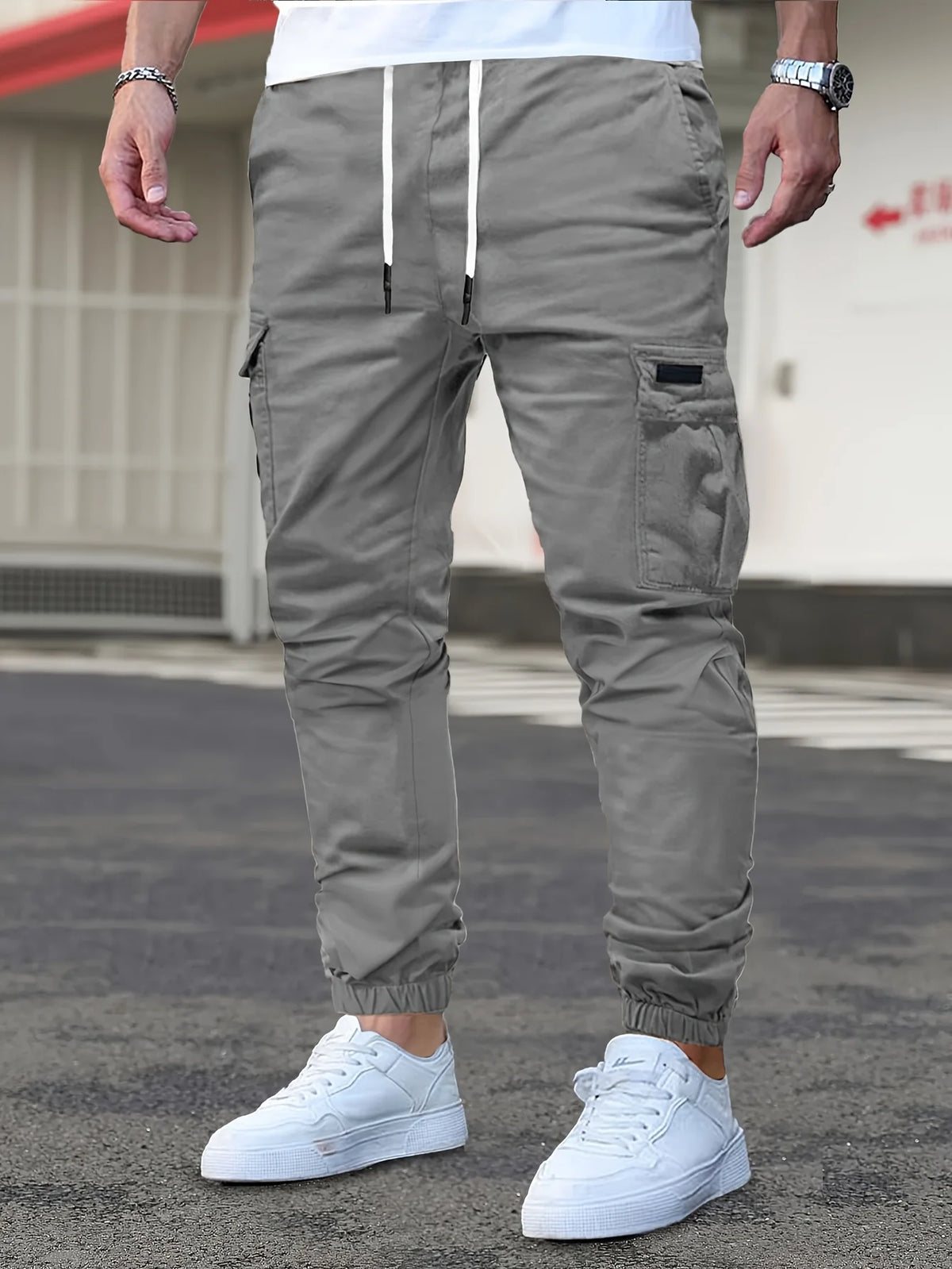 Men's grey mid-rise cargo trousers for cold autumn and winter days