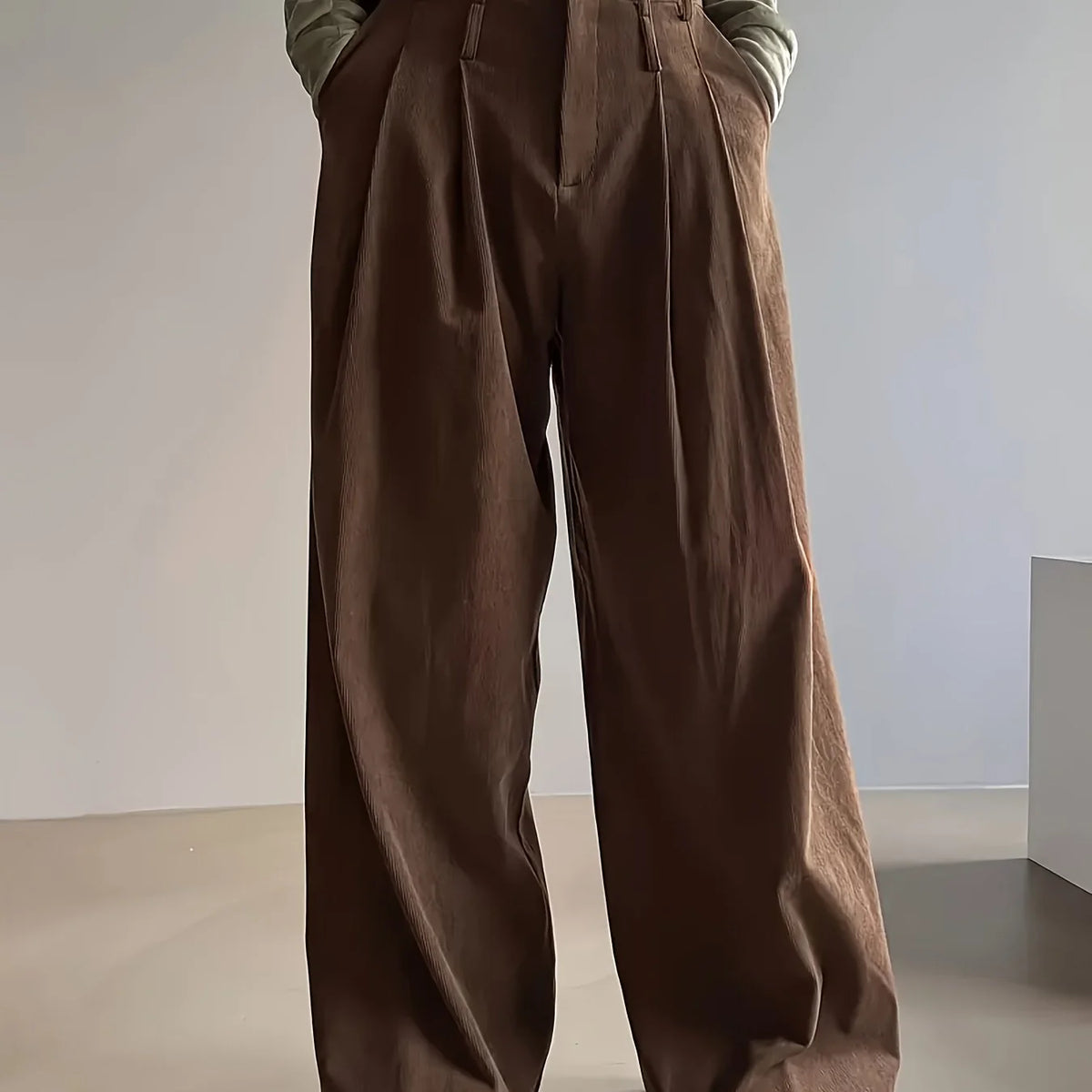 Women's burgundy wide-leg pleated trousers