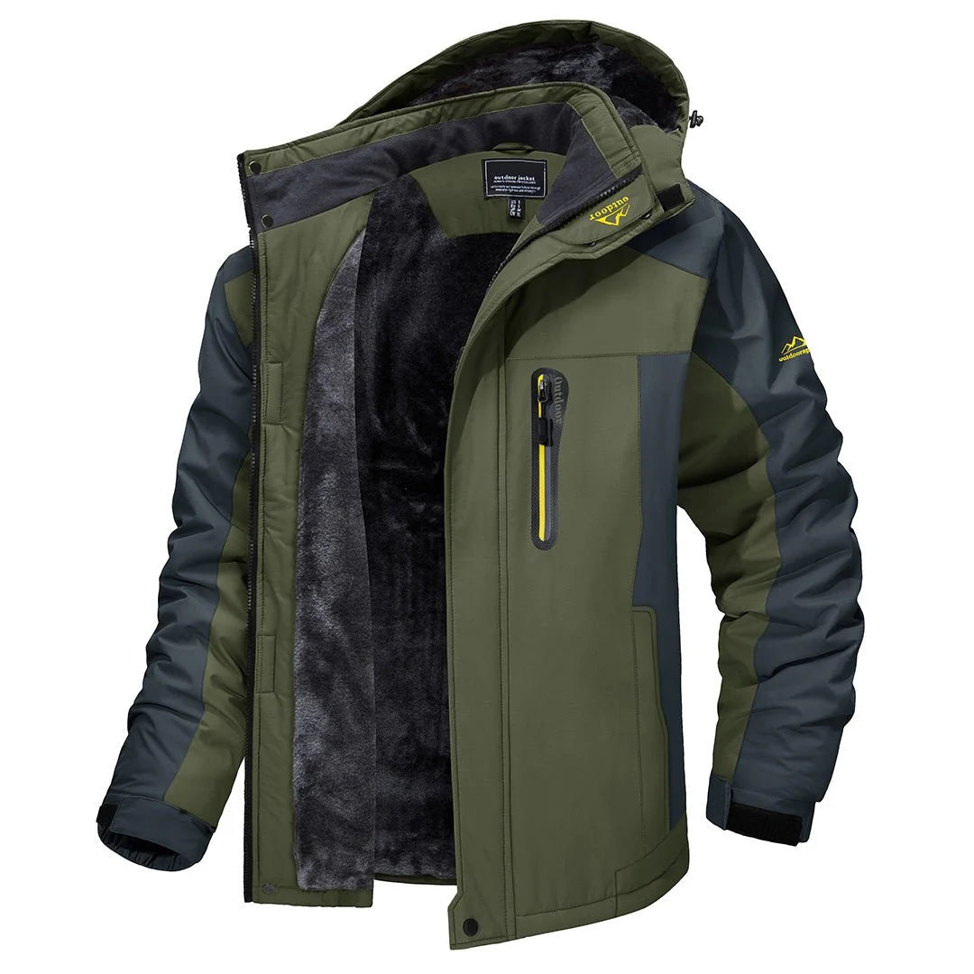 Men's green insulated outdoor jacket for the autumn and winter season