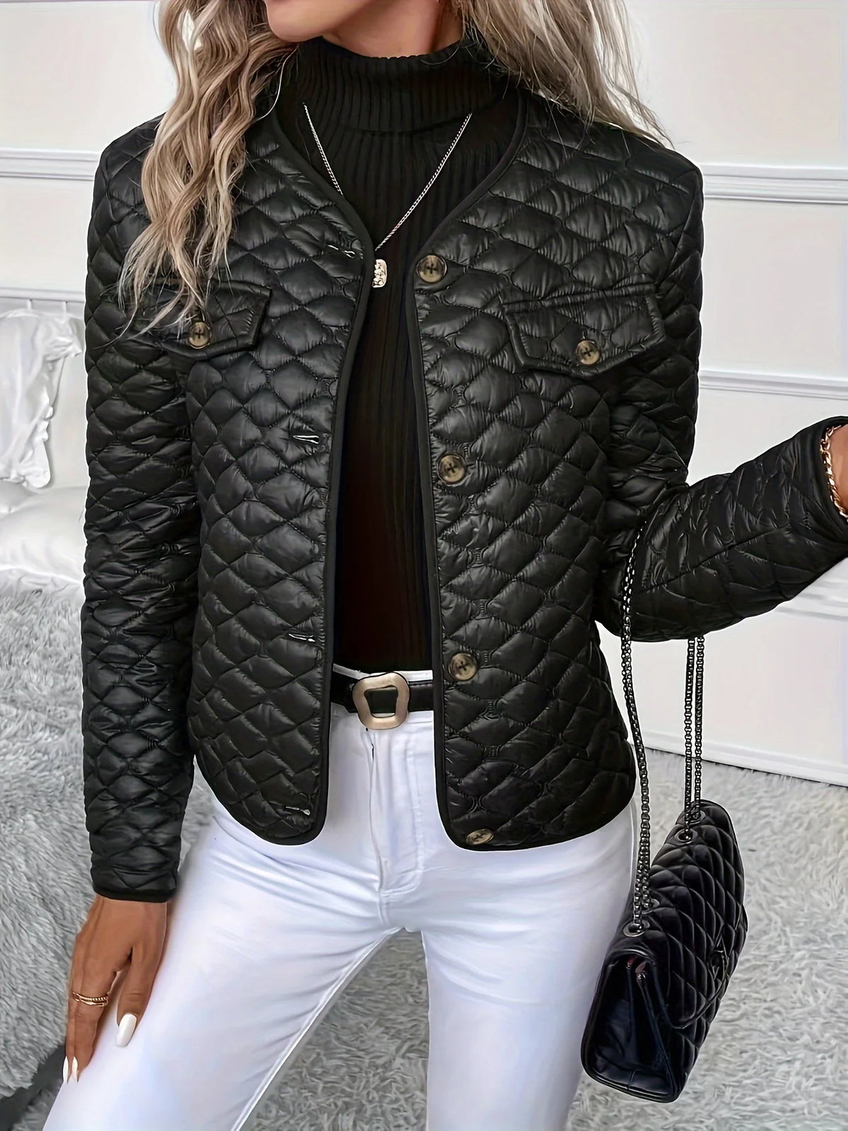 Women's black diamond-quilted jacket for everyday autumn and winter wear