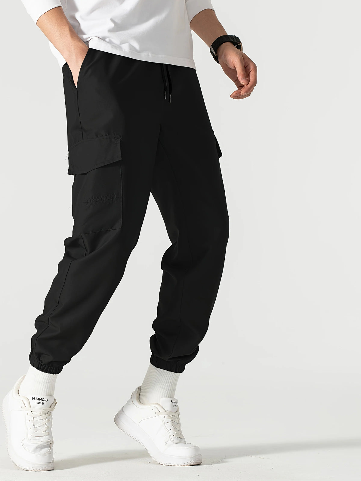 Men's black relaxed cargo joggers