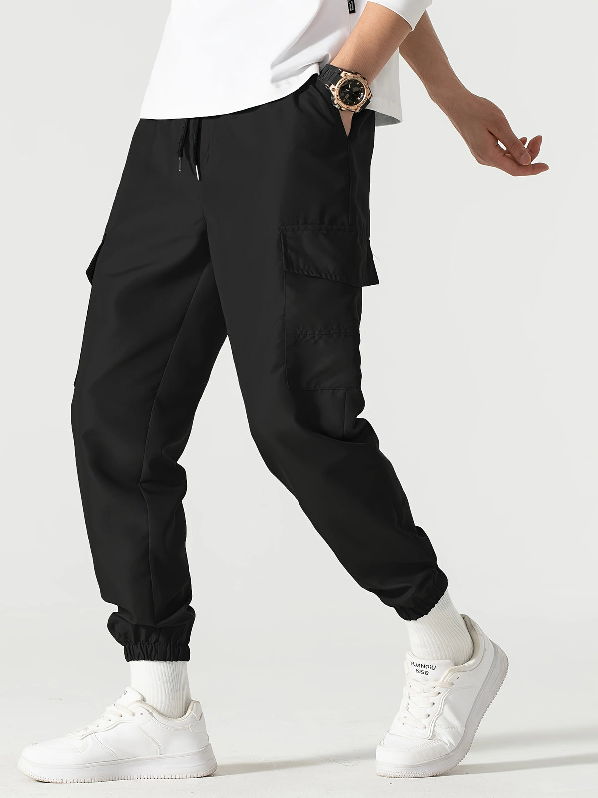 Men's black relaxed cargo joggers