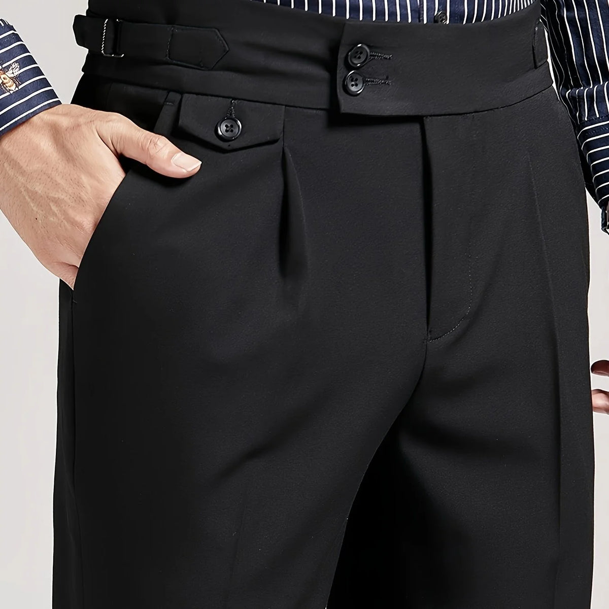 Men's black single-pleat trousers for chilly autumn and winter days