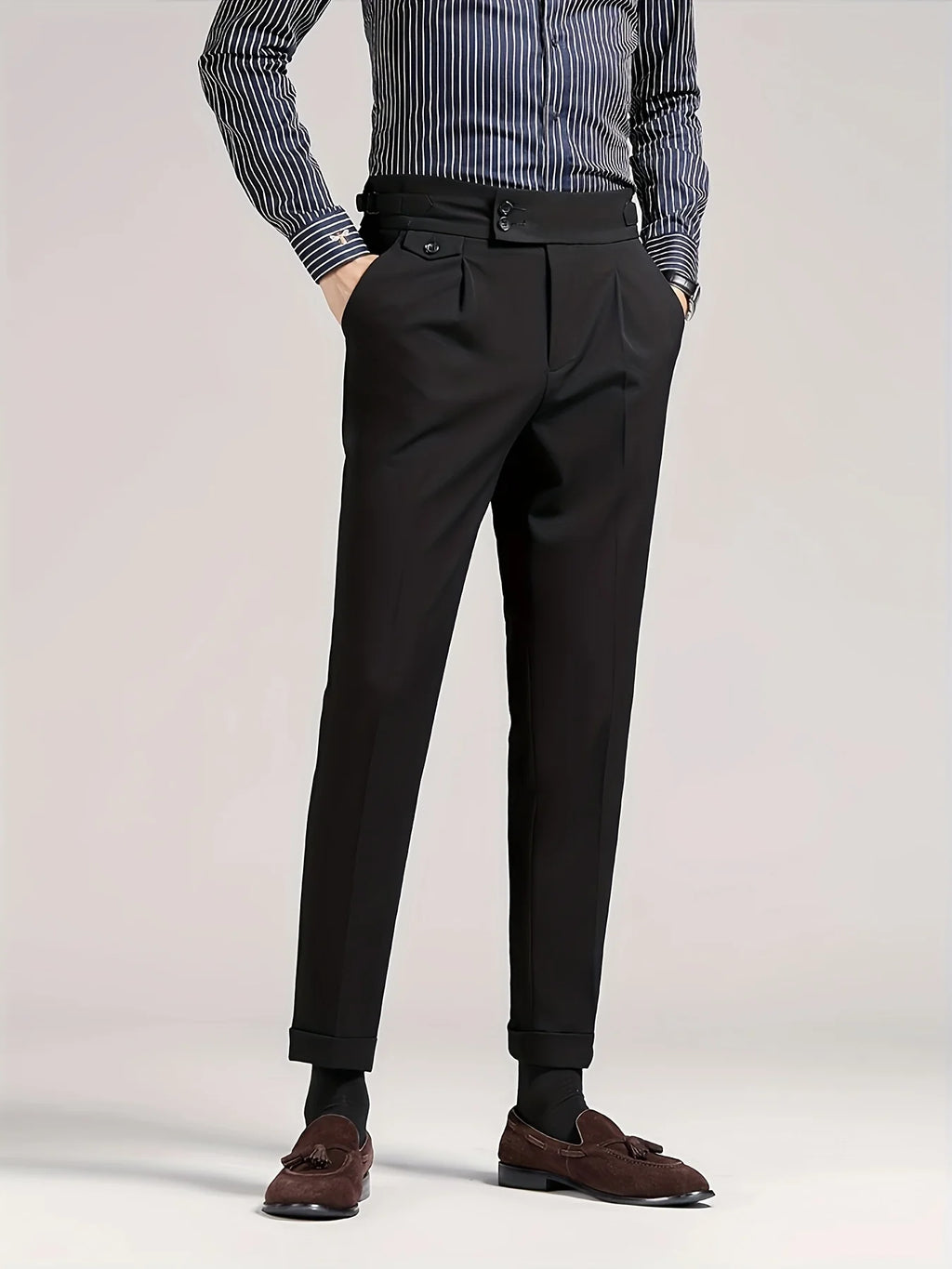 Men's black single-pleat trousers for chilly autumn and winter days