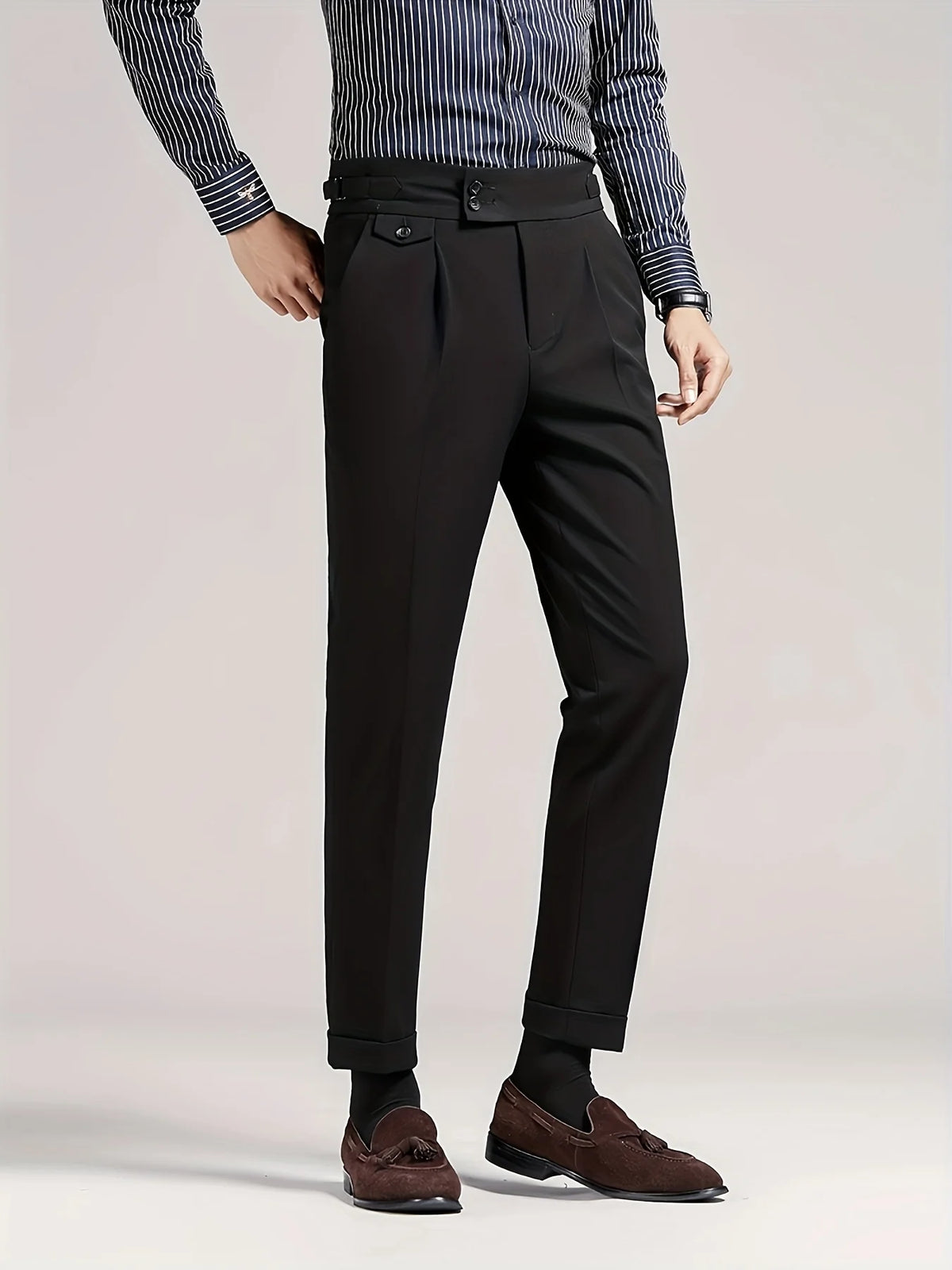 Men's black single-pleat trousers for chilly autumn and winter days